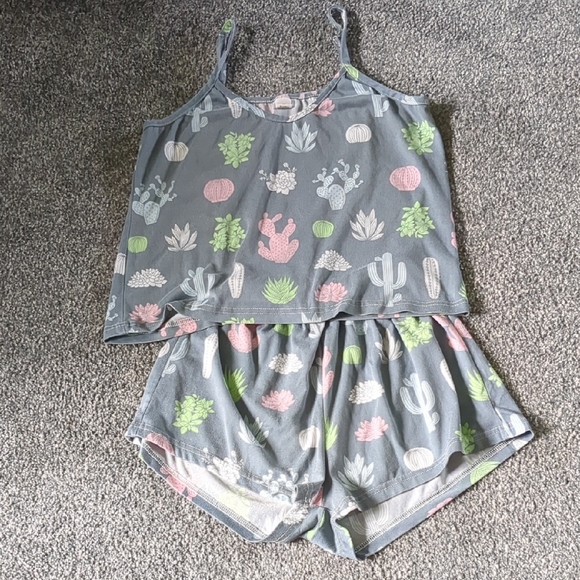SHEIN Other - SHEIN Gray Cactus Print Pajama Set